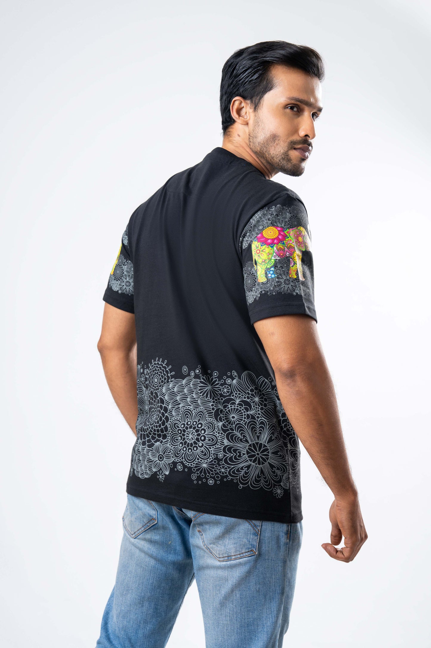 Ceylon Elephant Men's Multitude Printed Crew Neck - Black