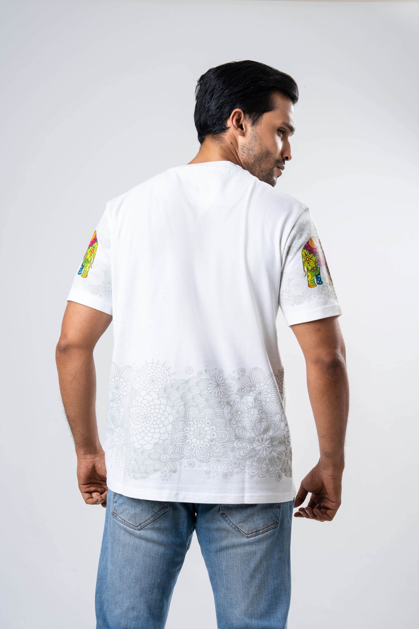 Ceylon Elephant Men's Multitude Printed Crew Neck - White