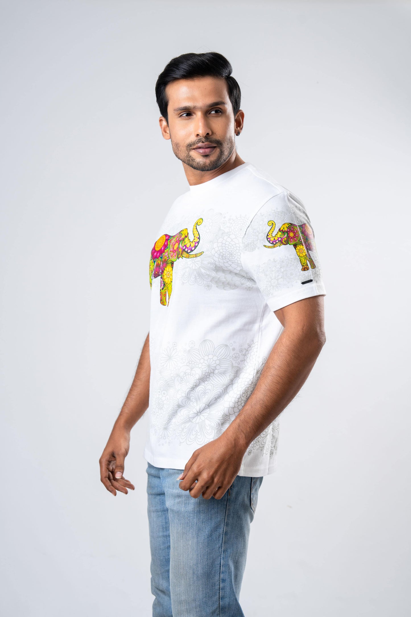 Ceylon Elephant Men's Multitude Printed Crew Neck - White