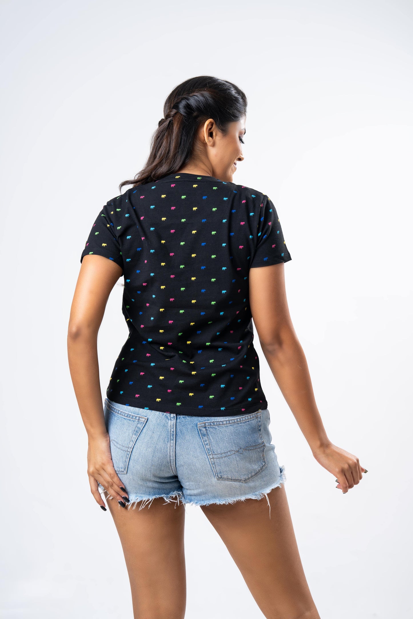 Ceylon Elephant Women's Multitude Printed Crew Neck - Black