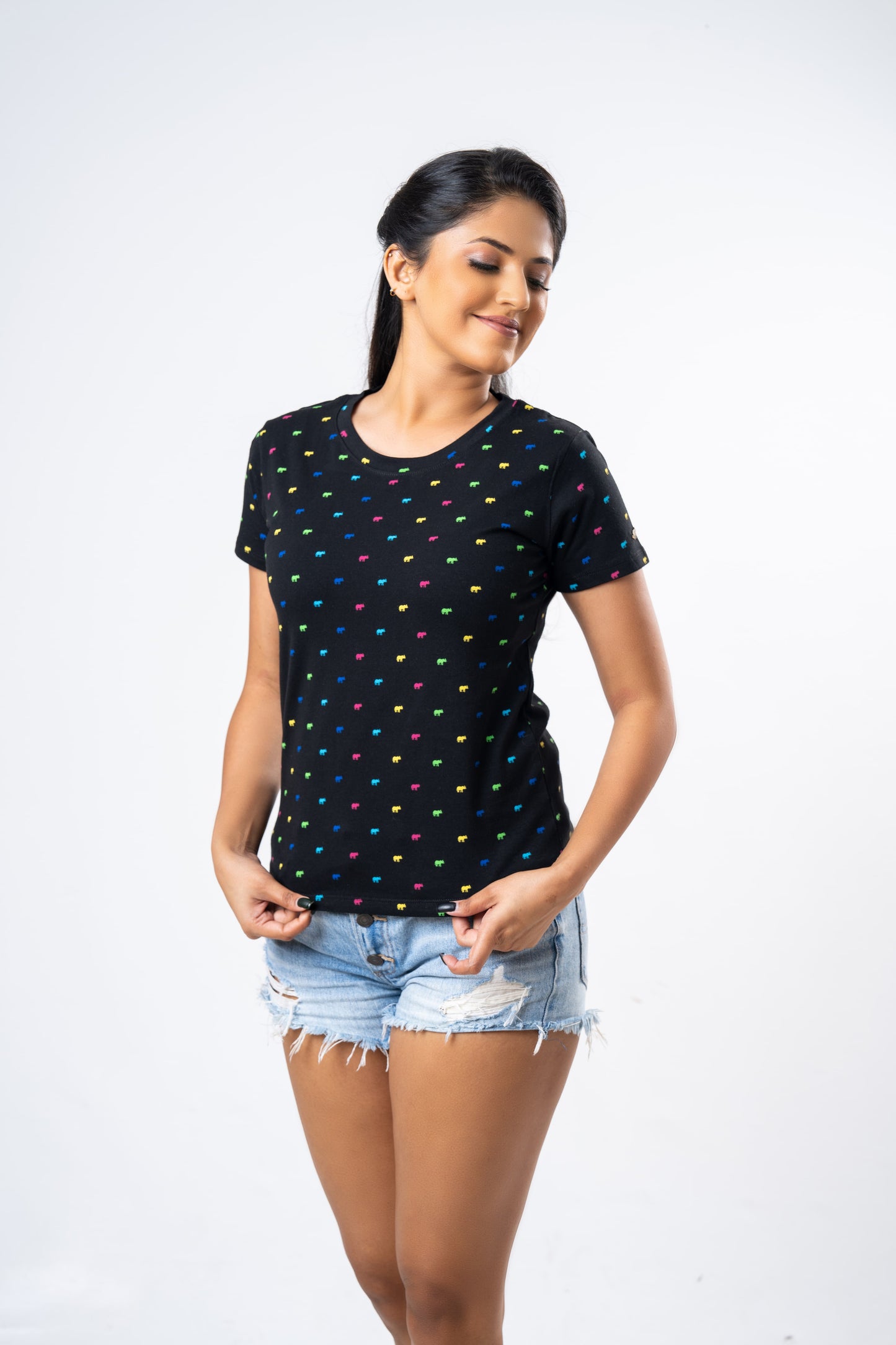Ceylon Elephant Women's Multitude Printed Crew Neck - Black